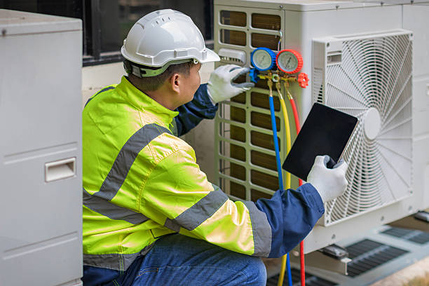 Professional Hvac technician working in Tremonton, UT